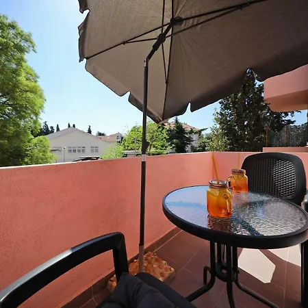 Dendo Apartment *